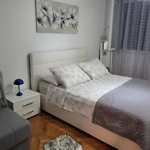Apartment Tea, Split