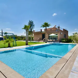 https://ferme-de-vacances-avec-une-grande-villa-a-marrakech.marrakeshhotelsmorocco.com
